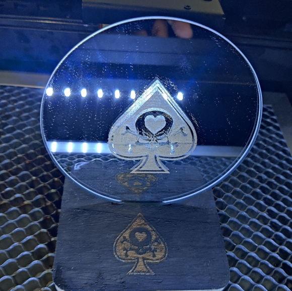 Small desk top mirror - Picture 3 of 4